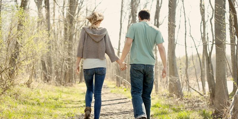 О чем поговорить с девушкой на прогулке – вопрос, волнующий каждого влюблённого перед первым свиданием