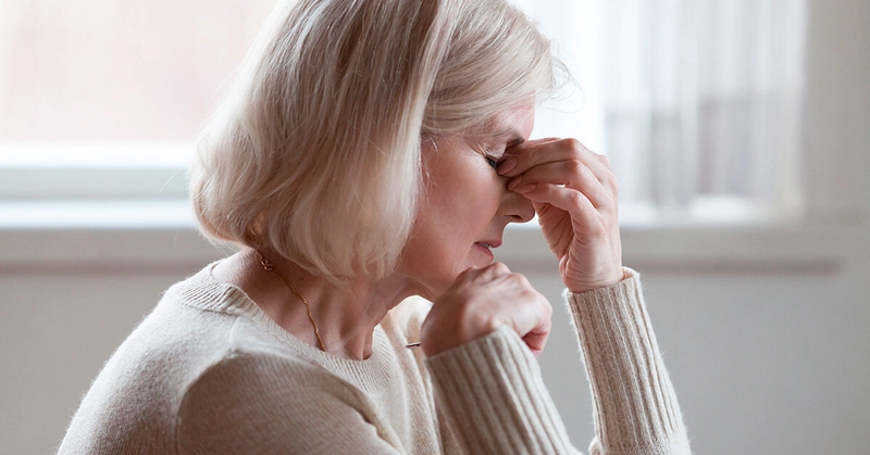 Старческая депрессия, какие симптомы указывают на заболевание и как можно помочь человеку