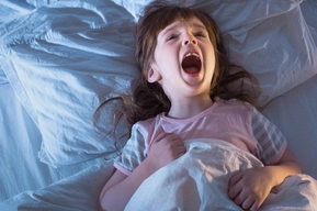 Почему человек кричит во сне, разбираем причины у взрослых и детей, ищем пути решения проблемы